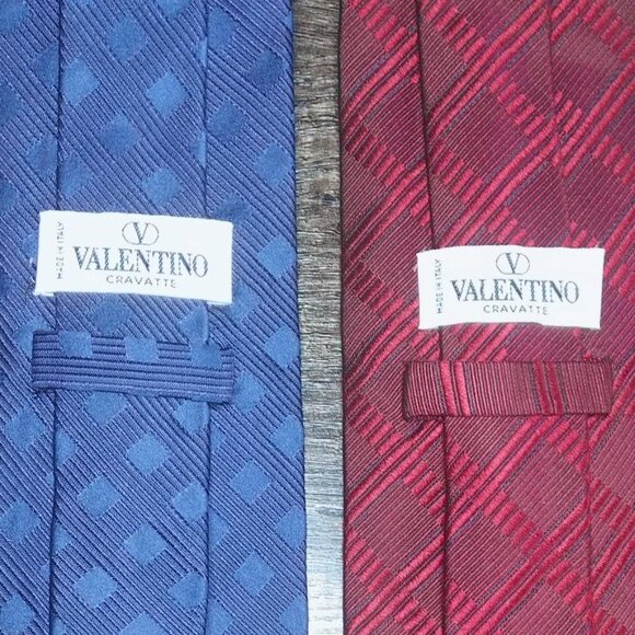 Pair of Valentino hand-made Italian silk neckties - Picture 3 of 6